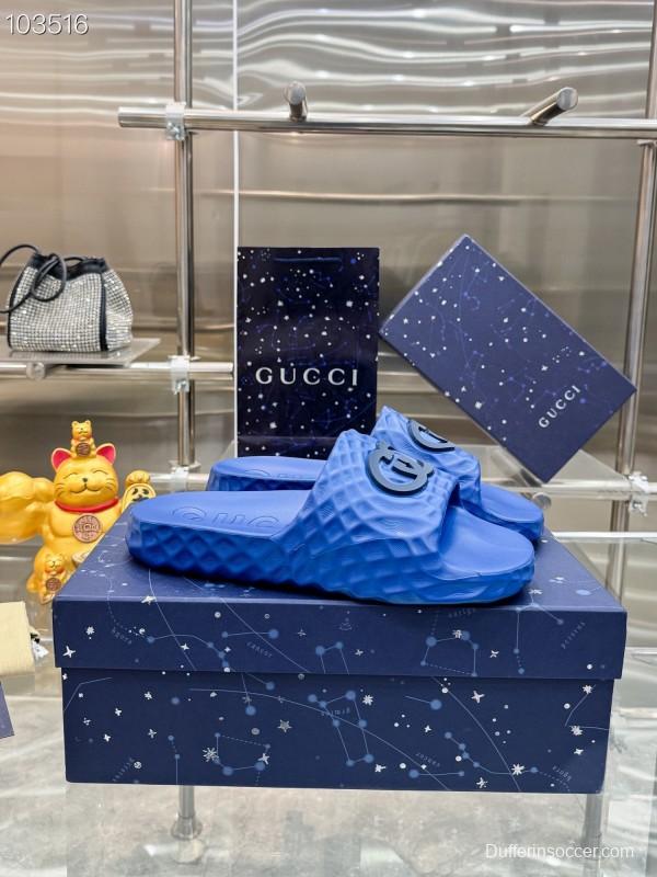 Gucci Lido Interlocking G Men's Sandals with Textured Rubber Sole - AS00170