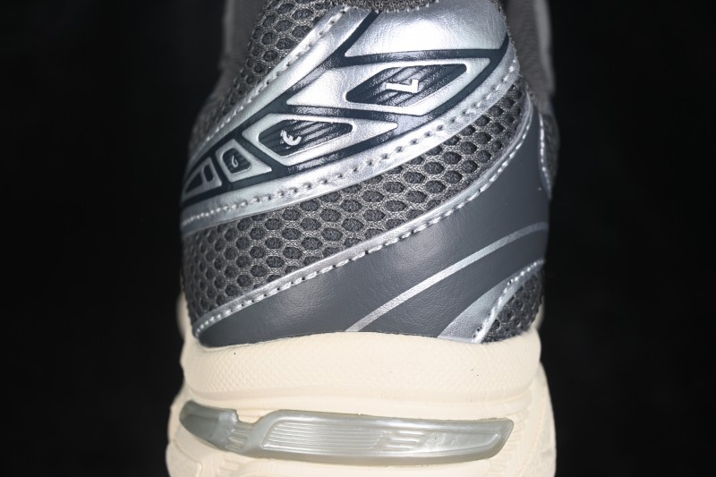 Asics Tiger GEL-1130 Retro Low-Top Running Shoes with GEL Cushioning - 1201A256-026