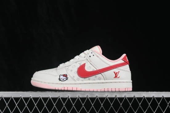 Nike SB Dunk Low Skateboarding Shoes with Cushioned Collar and Rubber Sole - NH0601-493