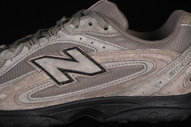 New Balance 204 Retro Running Shoes with Breathable Mesh Upper and Cushioned Sole - U204L3K9