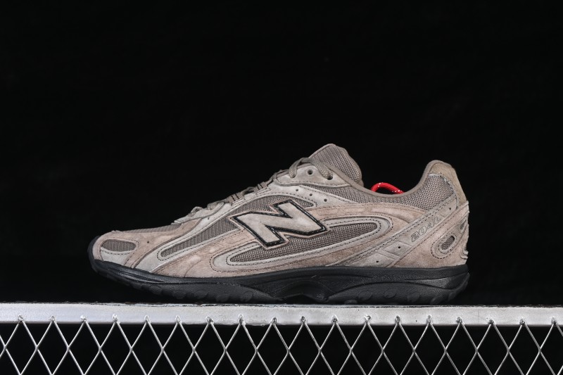 New Balance 204 Retro Running Shoes with Breathable Mesh Upper and Cushioned Sole - U204L3K9