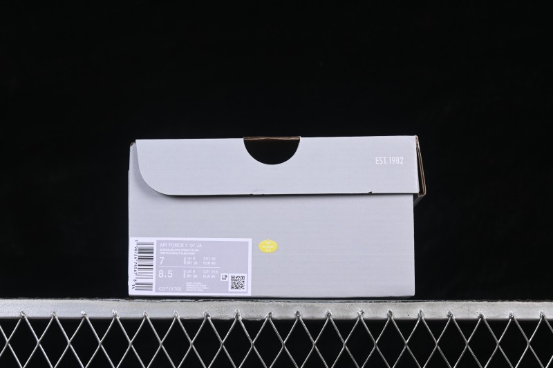 Nike Air Force 1 '07 Low Casual Skateboarding Shoes with Premium Leather Upper - IQ2713-700