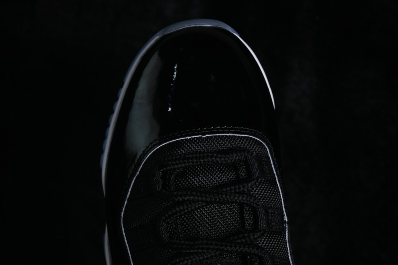 Nike Air Jordan 11 Retro High-Top Basketball Shoes with Space Jam Design and Carbon Fiber Plate - CT8012-900