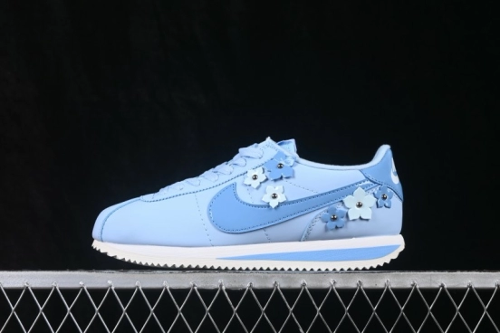 Nike Classic Cortez Retro Running Shoes with Vintage Design - IV5675-100
