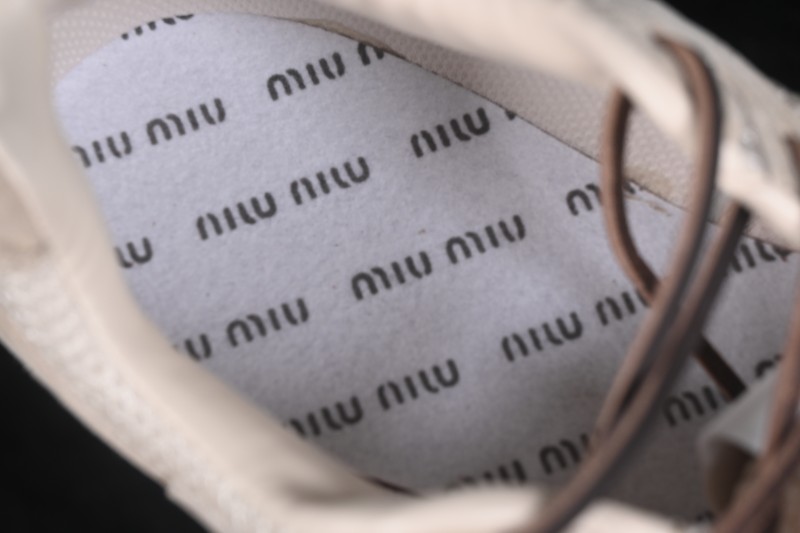 MiuMiu x New Balance 530 Retro Running Shoes with Deconstructed Design and Dual Laces - AJD4