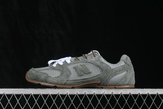 MiuMiu x New Balance 530 Low-Top Classic Retro Lifestyle Sneakers with Deconstructed Design and Dual Laces - AJD4
