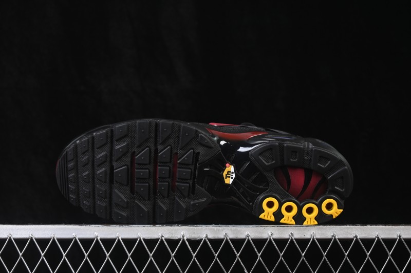 Nike Air Max Plus Retro Running Shoes with Air Cushion - DM0032-032