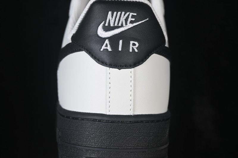 Nike Air Force 1'07 Low Casual Skateboarding Shoes - FJ4146-005